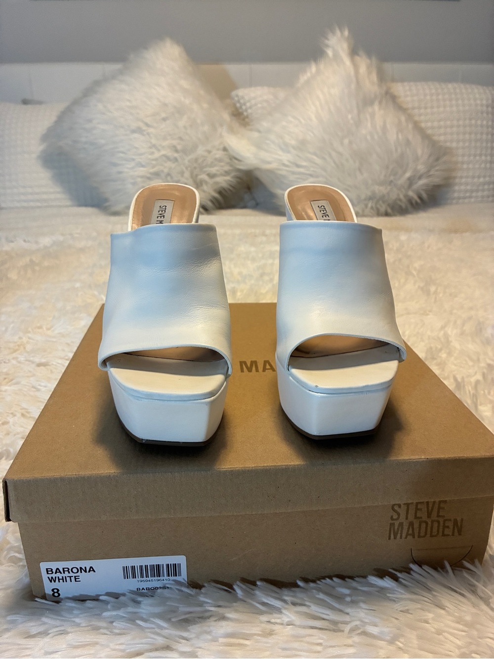 Steve Madden White Platform Slide Mules